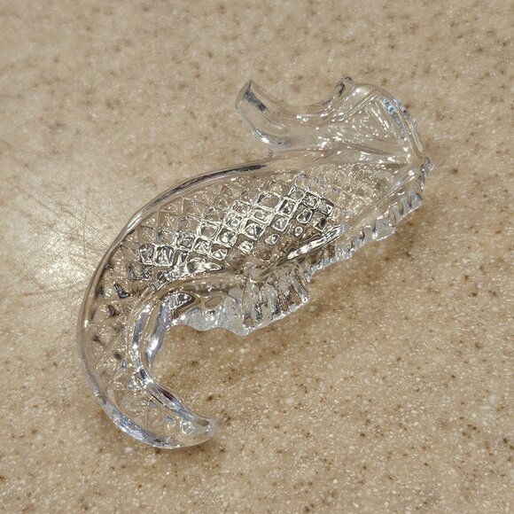 NEW IN BOX CLASSIC WATERFORD LEAD CRYSTAL SEAHORSE BROOCH PIN - Picture 3 of 9